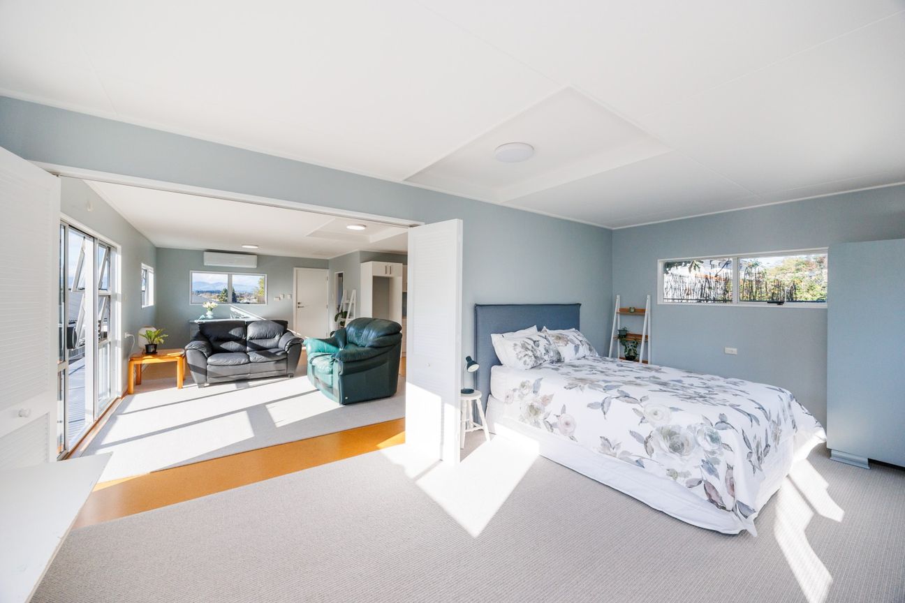 Sunshine, space and sweeping views – pohled 4