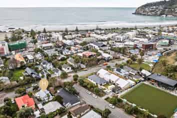 8a Nayland Street, Sumner