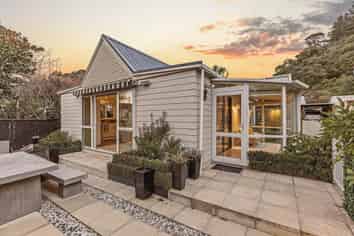 8a Nayland Street, Sumner