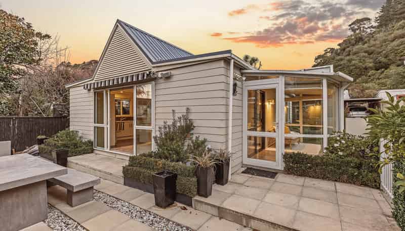 8a Nayland Street, Sumner