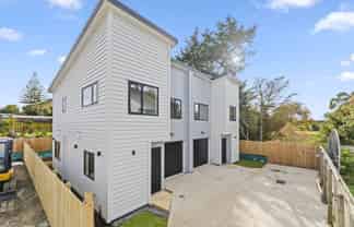 35D Christmas Road, Manurewa