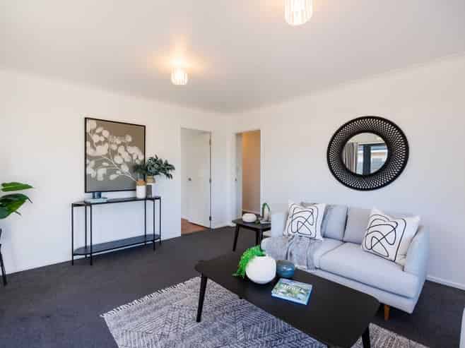 2 Pinedale Parade, Milson
