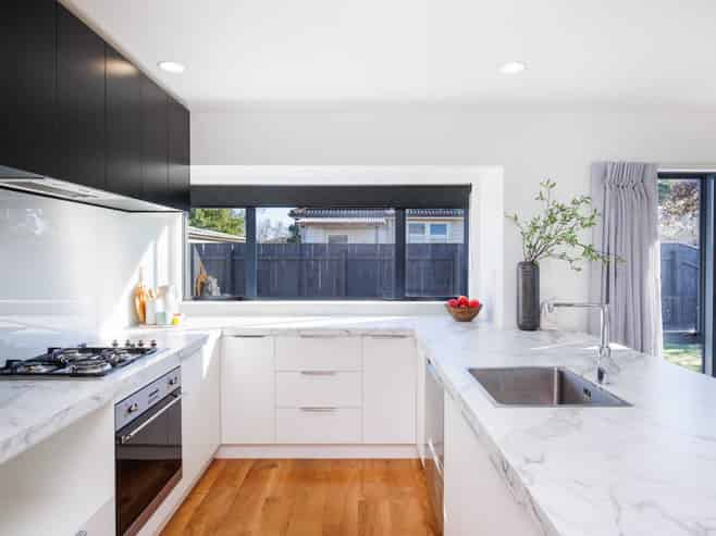 2 Pinedale Parade, Milson