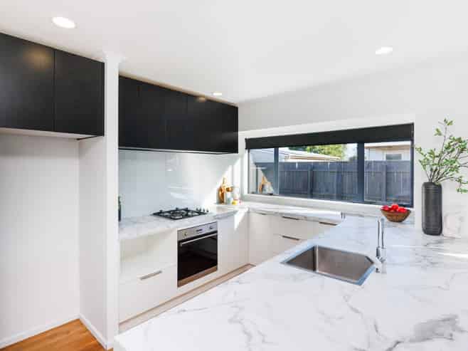 2 Pinedale Parade, Milson