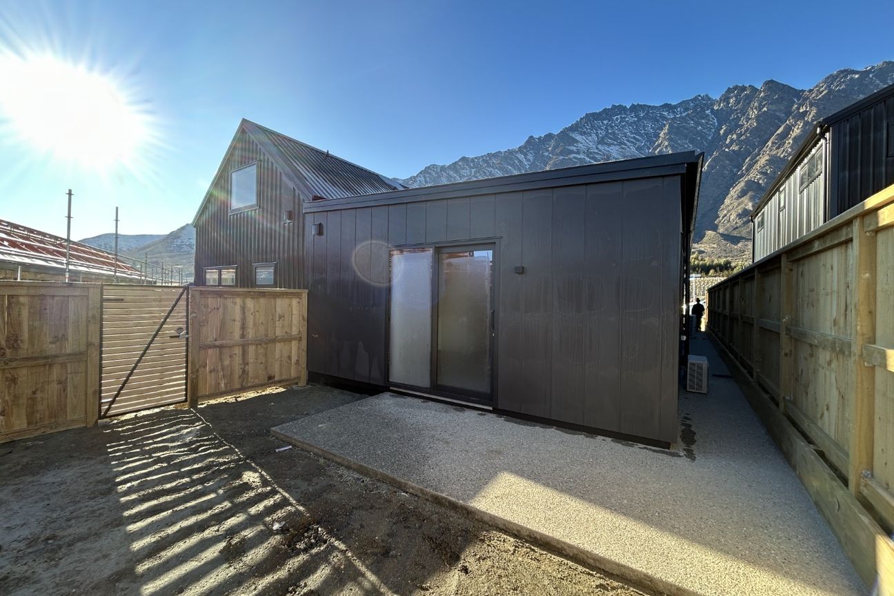 Spacious Two Bed Unit - Meer