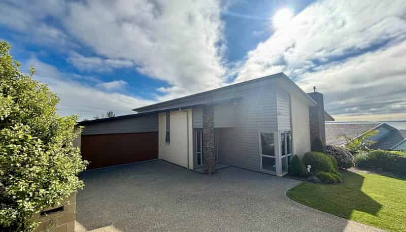 9 Woodridge Drive, Stanmore Bay