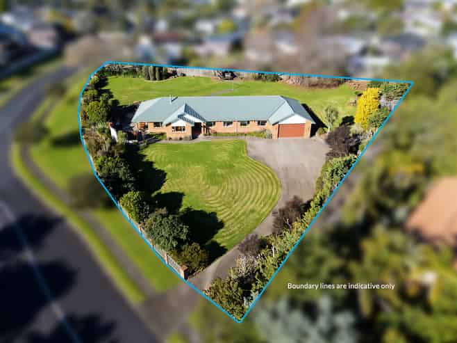 2 Burgundy Park Avenue, Henderson