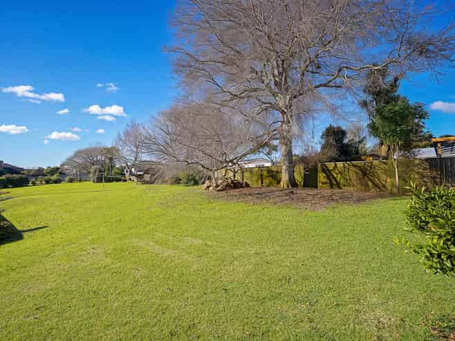 2 Burgundy Park Avenue, Henderson