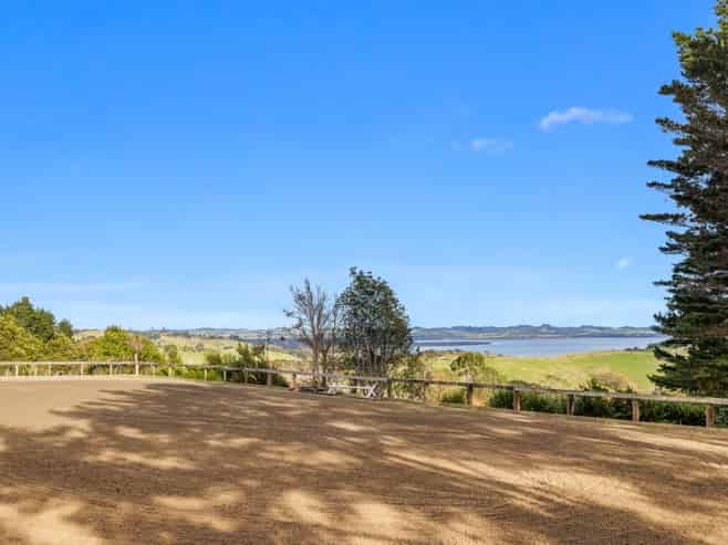 215 Oyster Point Road, Kaukapakapa