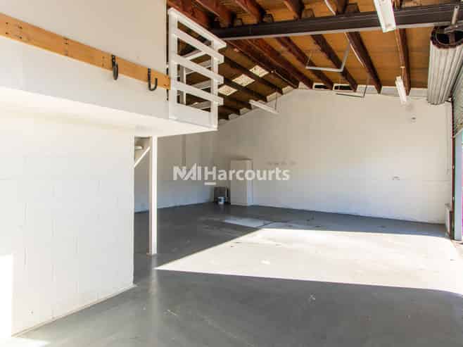 Excellent Browns Bay Warehouse 