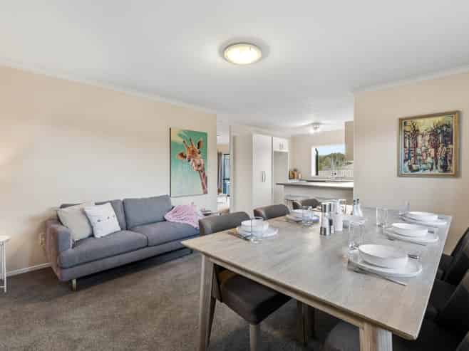 42  Medvale Avenue, Flat Bush