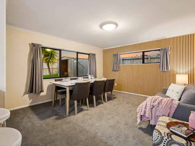 42  Medvale Avenue, Flat Bush