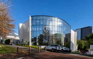 MODERN GRAFTON OFFICE WITH FLEXIBLE SIZING