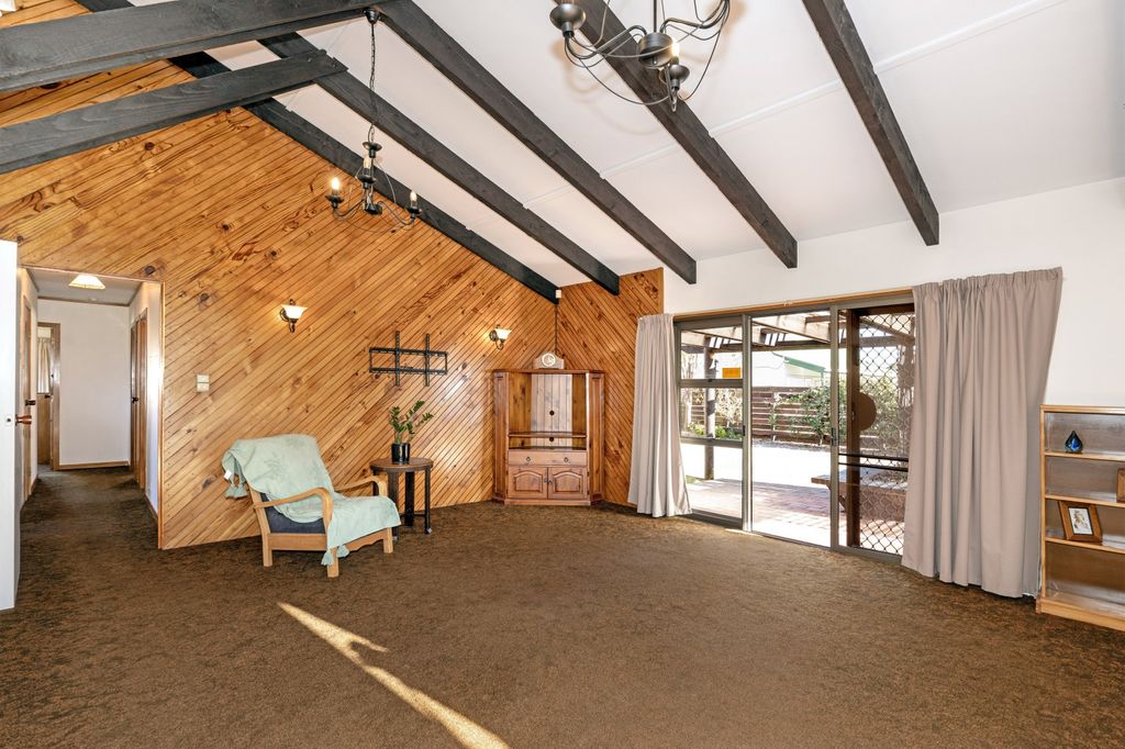 Hidden gem ready for new owners 3