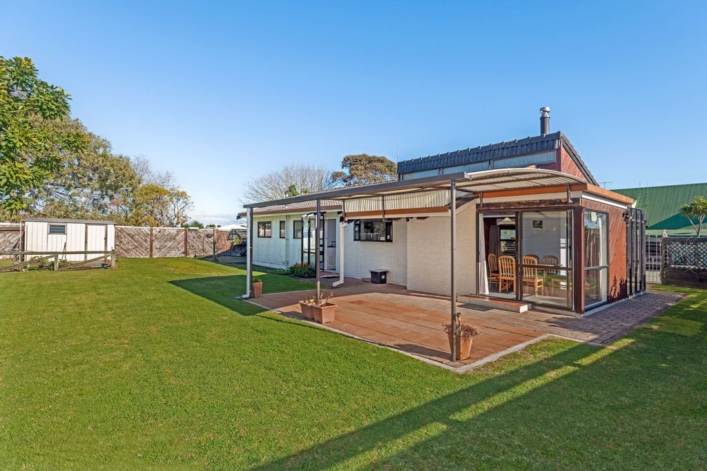 Hidden gem ready for new owners 1