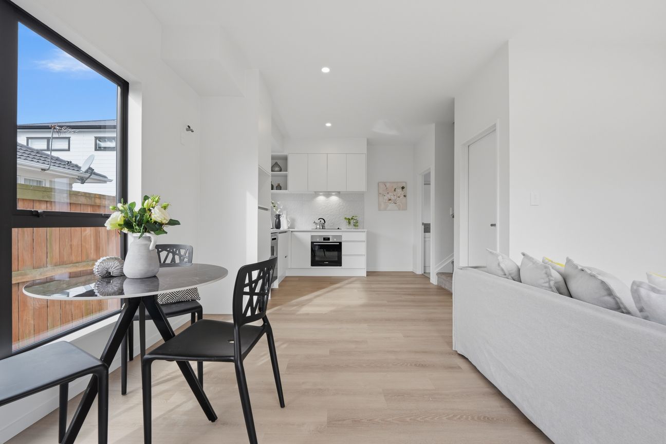 Modern Family Living 3 & 4-beds Stylish New Homes - Więcej