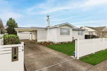 19 Frickleton Street, Taradale