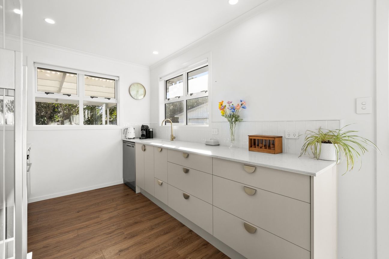 Fresh, stylish and move in ready! - Mehr