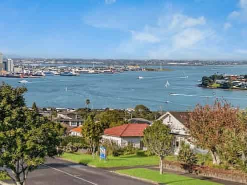 77D Namata Road, One Tree Hill