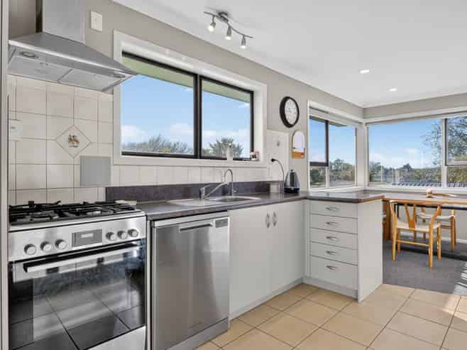 10 Hazelwood Avenue, Dinsdale