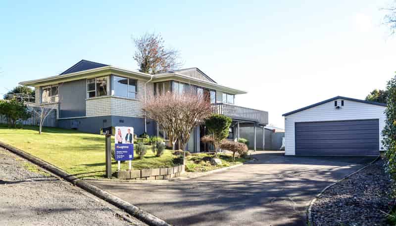 10 Hazelwood Avenue, Dinsdale