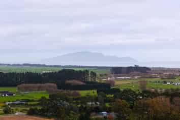 33 Tiriti Loop, Otaki
