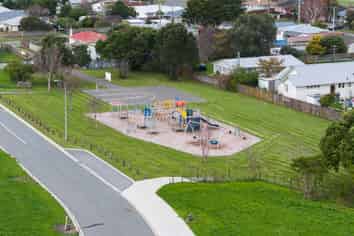 37 Tiriti Loop, Otaki