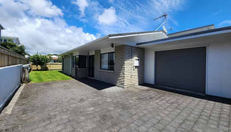 13b Bulkeley Terrace, New Plymouth