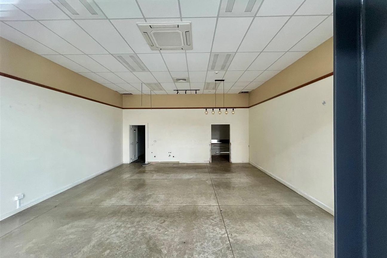 The Landing | Boutique Retail Space - Vista 3