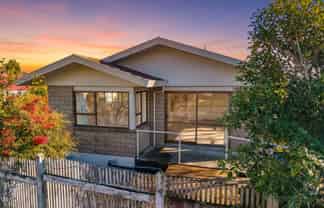 2/240 Songer Street, Stoke
