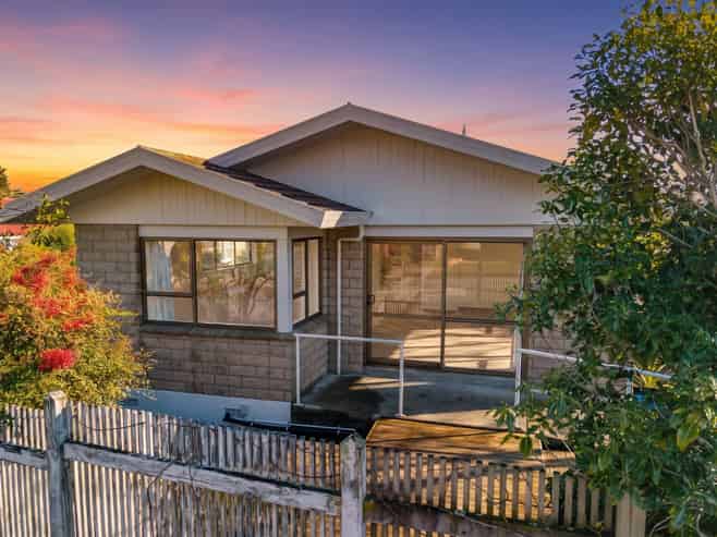 2/240 Songer Street, Stoke