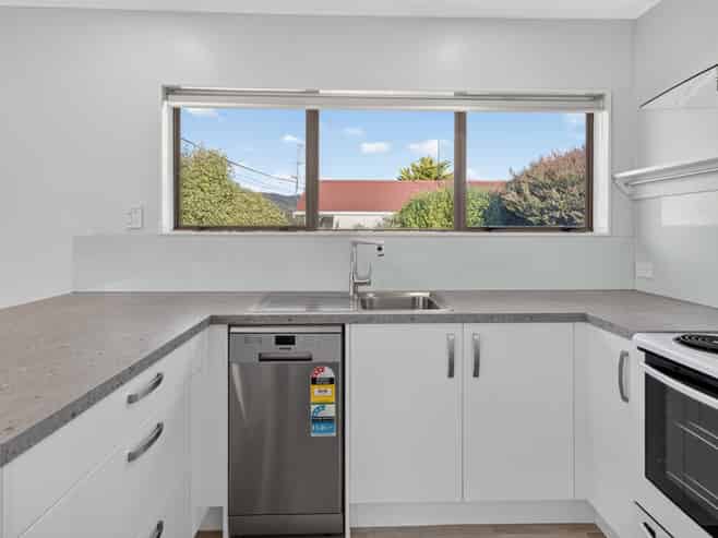 2/240 Songer Street, Stoke