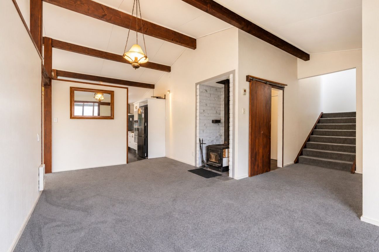 Spacious Family Living in Sought-After Whataupoko - Więcej
