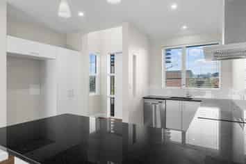 25 Dow Square, Wigram