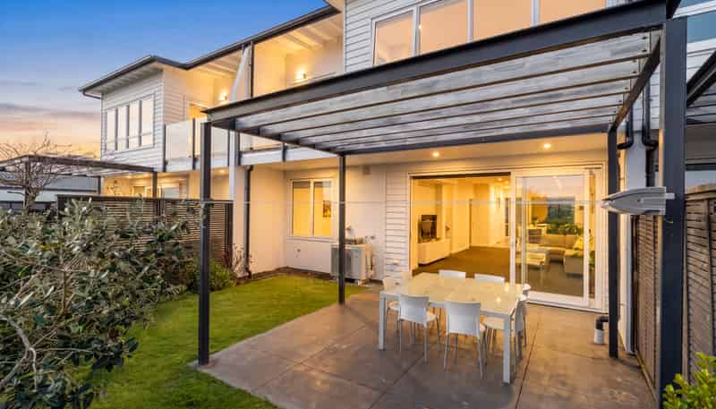 25 Dow Square, Wigram