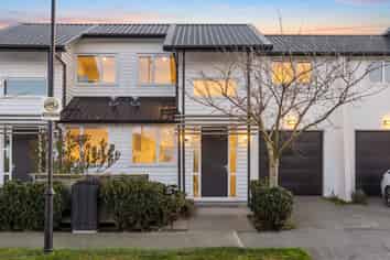 25 Dow Square, Wigram