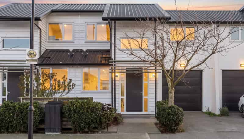 25 Dow Square, Wigram