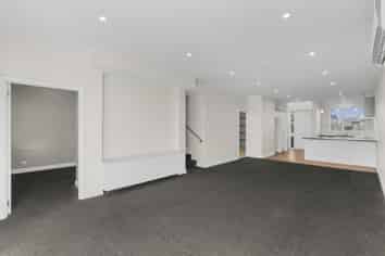 25 Dow Square, Wigram