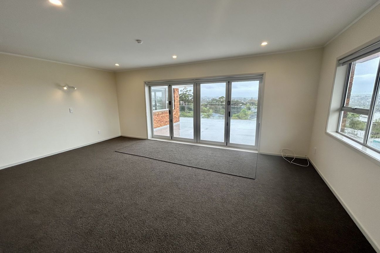 Spacious Family Living with Stunning Sea Views - 4/5 Bedroom Home in Prime Location - Widok 4