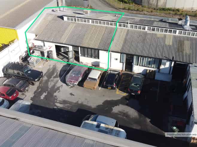 Functional Rear Warehouse in Key Sockburn Location