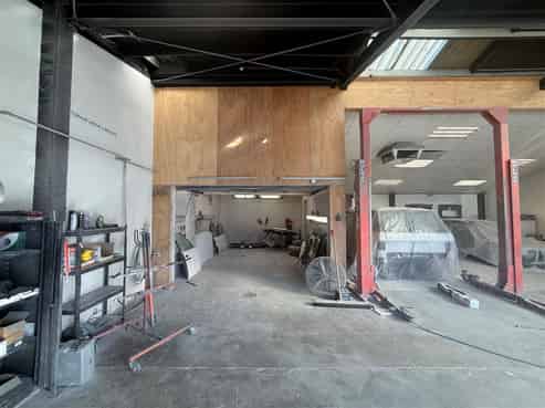 Functional Rear Warehouse in Key Sockburn Location