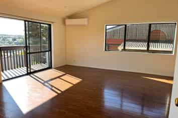 3/76 Target Road, Totara Vale