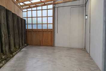 200m² Industrial - Motivated Owner, Make an Offer!