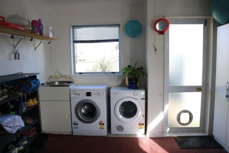 Modern 4 bedroom home - Widok 2