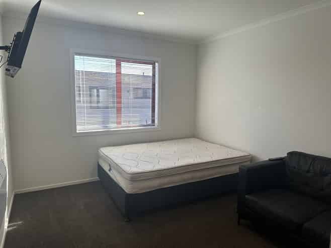 4C/4 Hammond Street, Hamilton Central