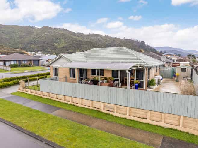 2 Fraser Colman Grove, Wainuiomata