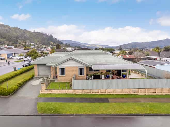 2 Fraser Colman Grove, Wainuiomata