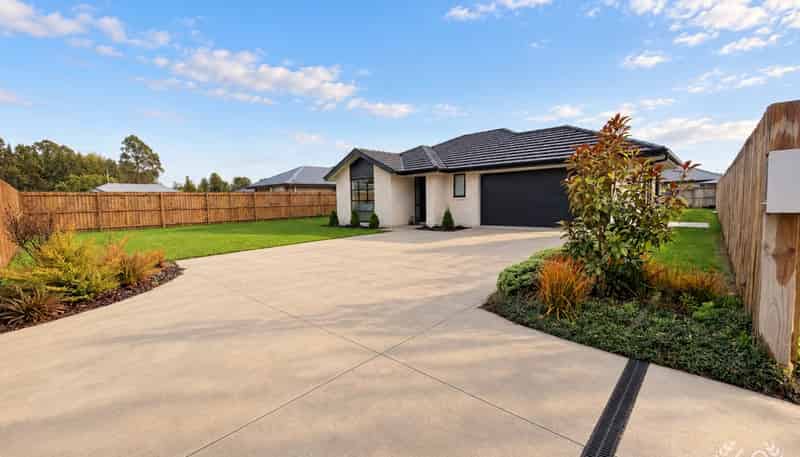 6 Cherry Tree Place, Southbridge
