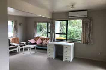 2/114 Sycamore Drive, Sunnynook