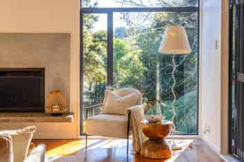 33 Crescent Road East, Ostend